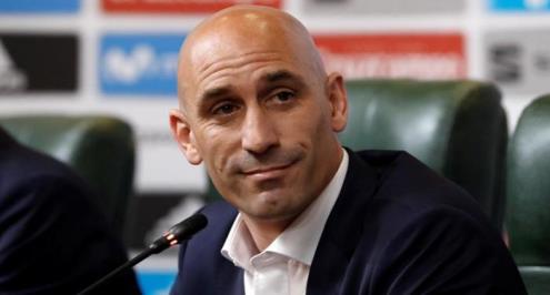 رئيس اتحاد الكرة الإسباني ينفي ارتكاب أي مخالفات تخص إقامة كأس السوبر بالسعودية